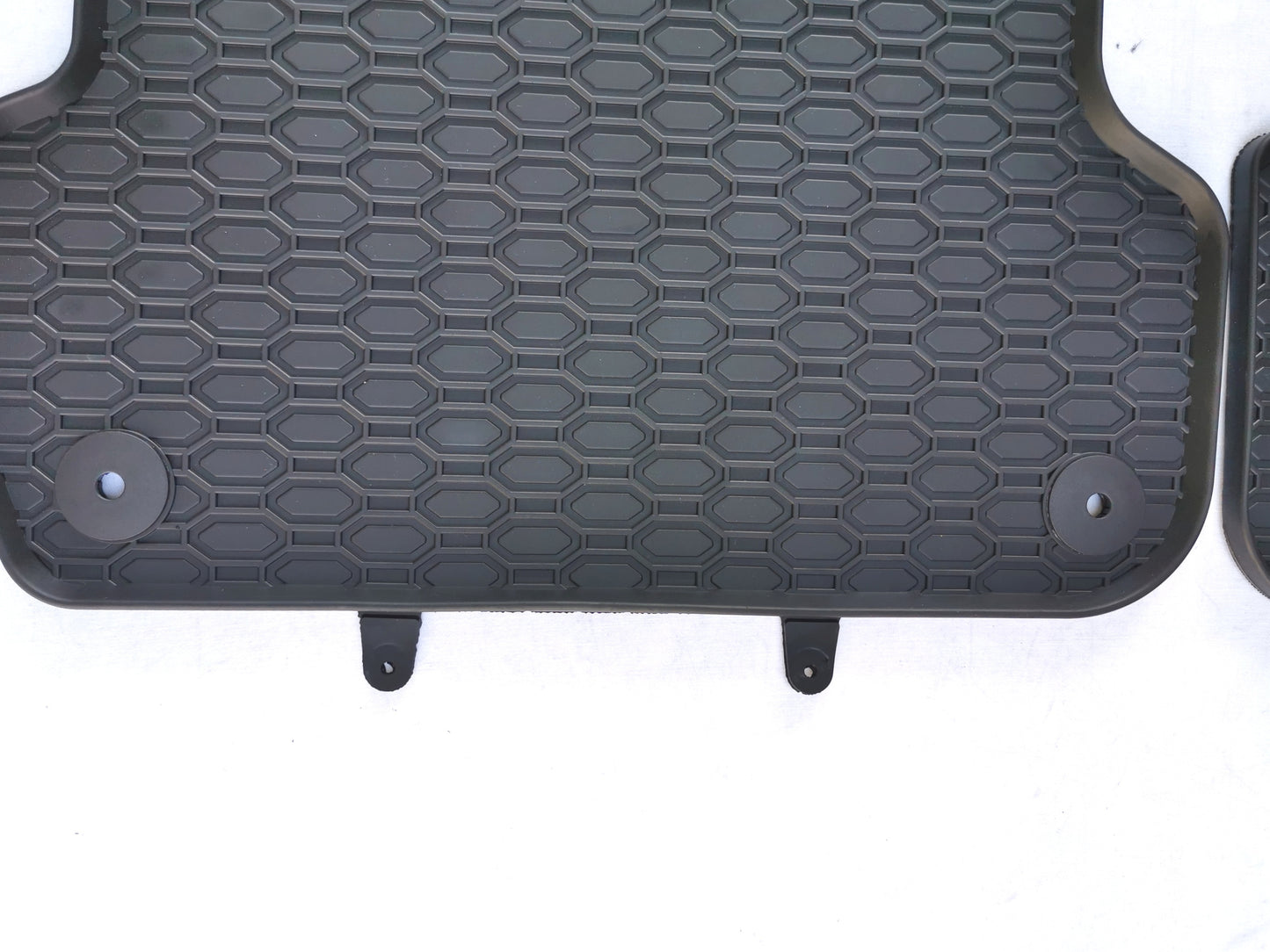 Premium quality black rubber mats compatible with Audi A6 C6 FL 2006-2011